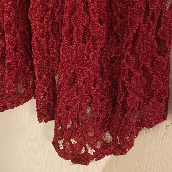 BKE Boutique size medium red floral mesh long sleeve top - Picture 2 of 7